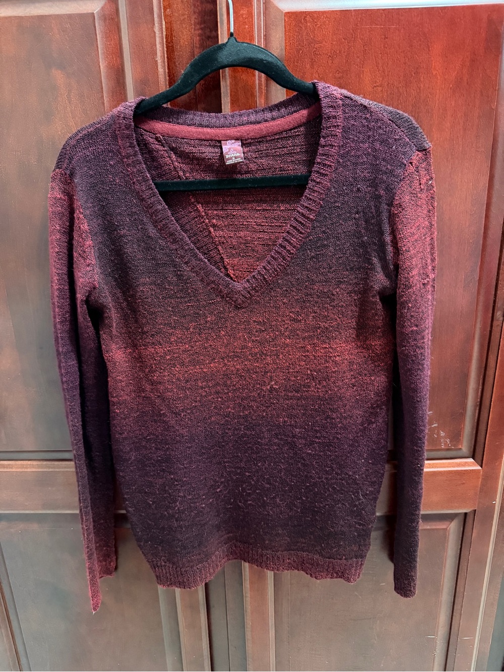 prAna Burgundy Ombre V-Neck Sweater | Women’s Medium | Soft Knit Pullover